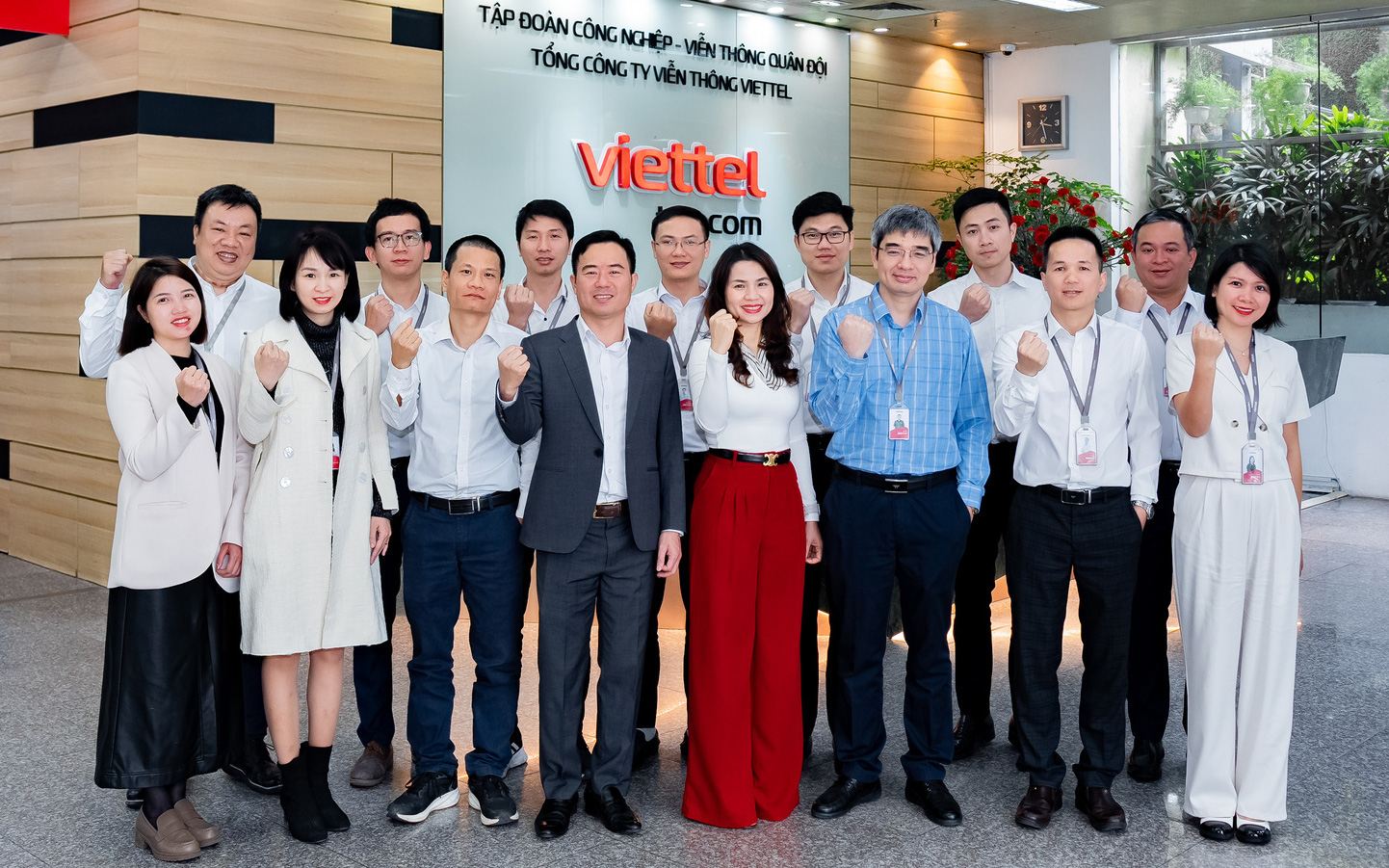 Thủ tướng làm việc, Viettel báo cáo đã làm chủ công nghệ lõi sản phẩm quốc phòng công nghệ cao- Ảnh 2. Viettel: Bốn đột phá bất ngờ lĩnh vực công nghệ số