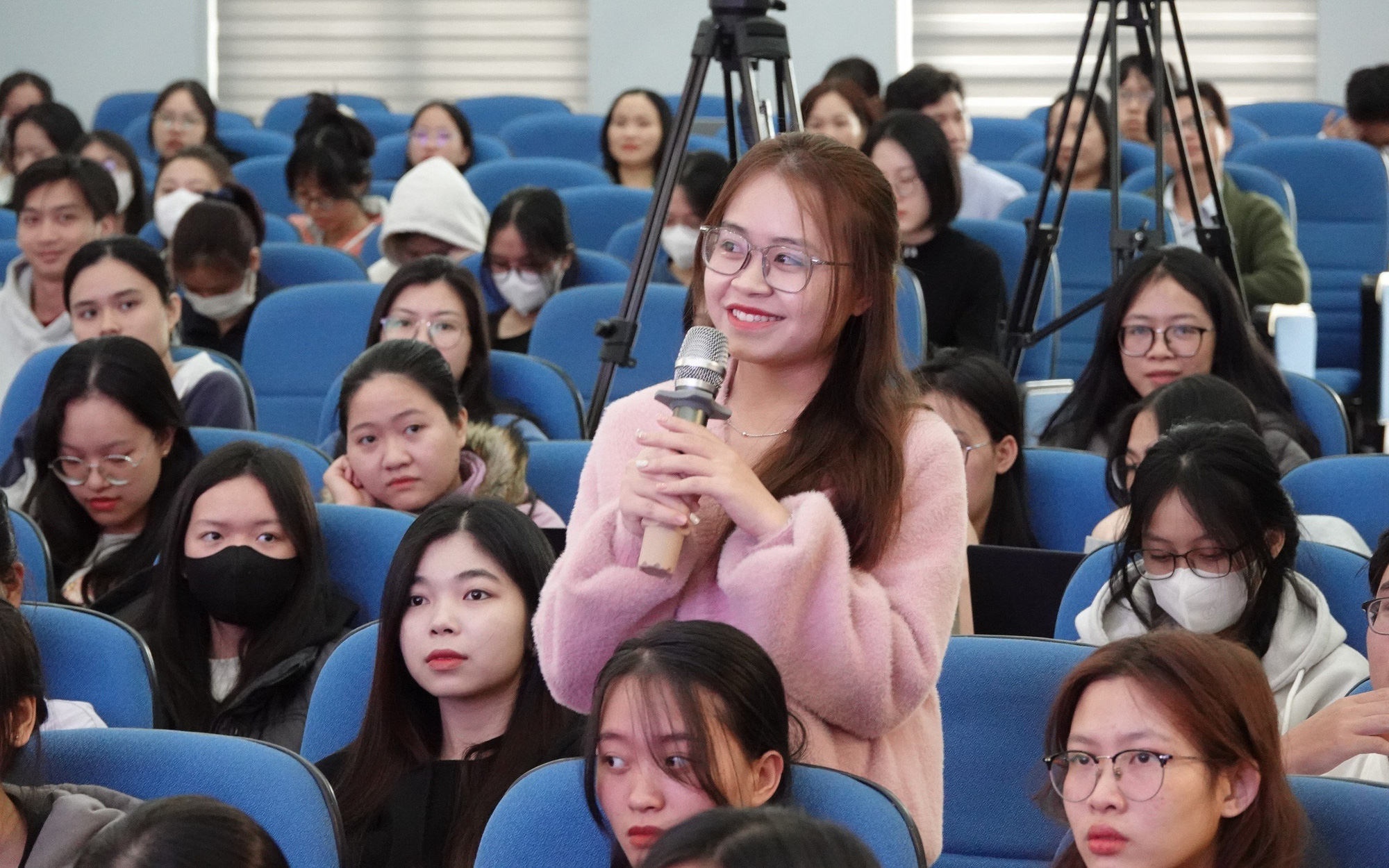 Thử khắc họa chân dung công dân toàn cầu - Ảnh 2.