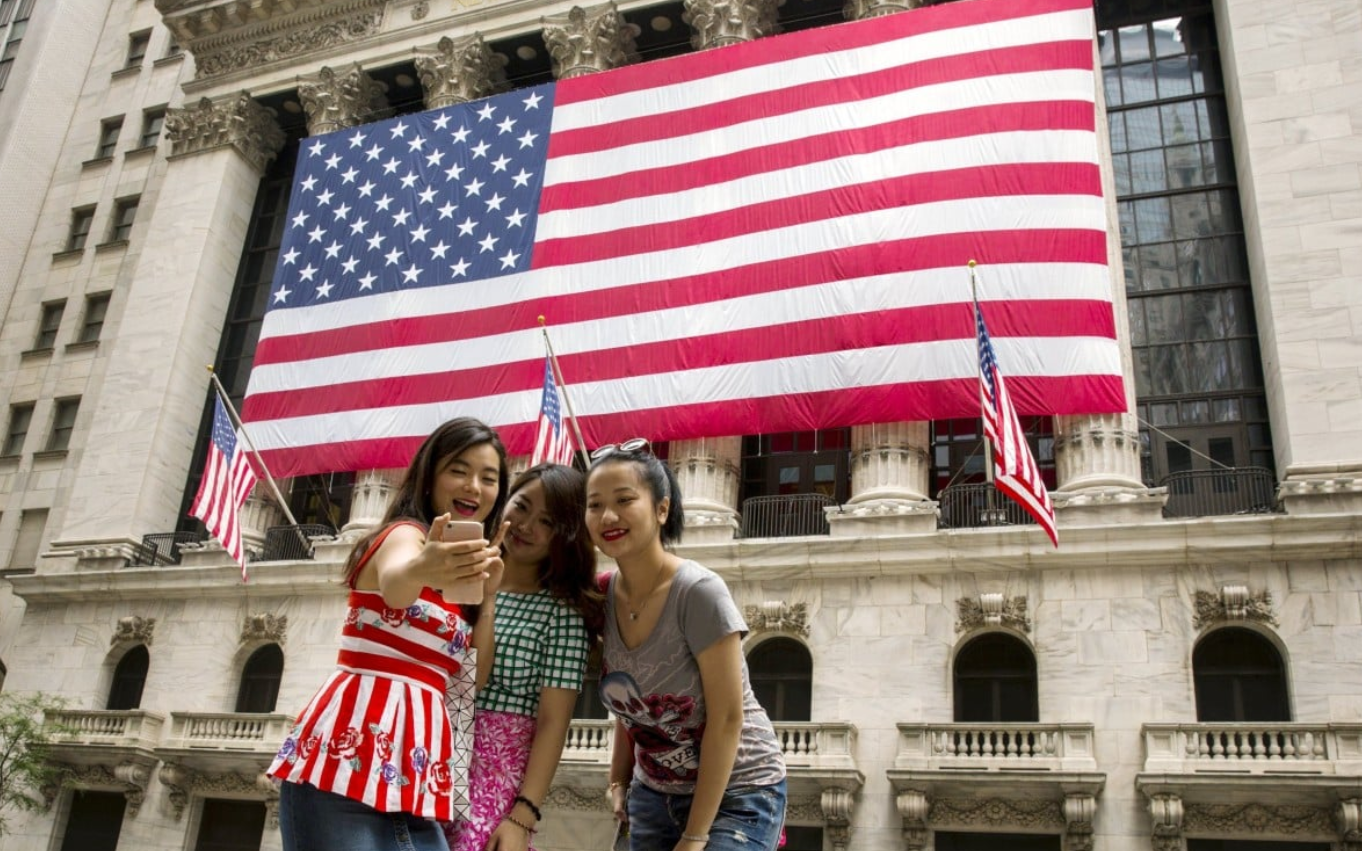 Ông Tập điện đàm với ông Biden: Đài Loan là 'lằn ranh đỏ' của quan hệ Trung - Mỹ- Ảnh 3. Trung Quốc khuyến cáo người dân đề phòng bị khám xét khi đến Mỹ