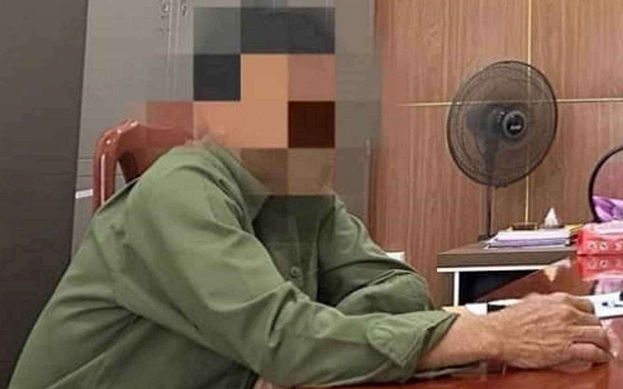 Hàng trăm tài xế xe tải tham gia nhóm báo chốt cảnh sát giao thông, một người bị xử lý làm gương- Ảnh 2. Bị phạt 7,5 triệu đồng vì livestream trên mạng xã hội báo chốt công an đo nồng độ cồn