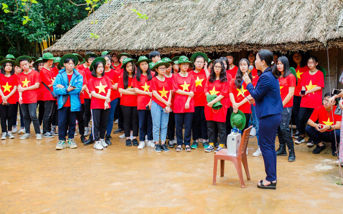 Cảnh báo lừa đảo tuyển dụng nhân sự Bộ Giáo dục và Đào tạo trên mạng xã hội- Ảnh 5. Trường yêu cầu học sinh đóng gần 3 triệu đồng đi trải nghiệm: Sở Giáo dục Hải Phòng nói gì?
