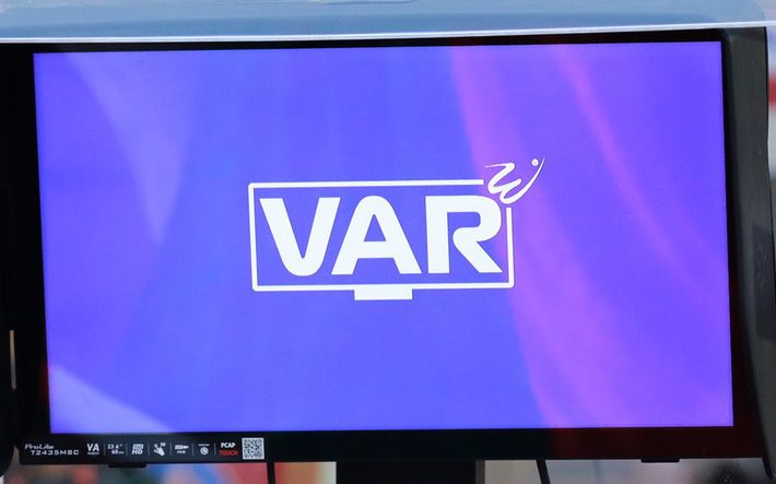 VAR góp mặt ở 3 trận cầu tâm điểm vòng 13 V-League 2023-2024- Ảnh 3. CLB Sông Lam Nghệ An đề nghị VPF trả lời về bàn thắng gây tranh cãi của Nam Định