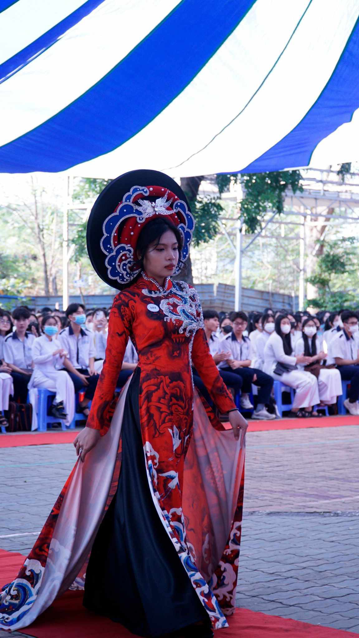 Làm quen Hoa khôi Duyên dáng áo dài Trường THPT Nguyễn Hữu Tiến- Ảnh 4.
