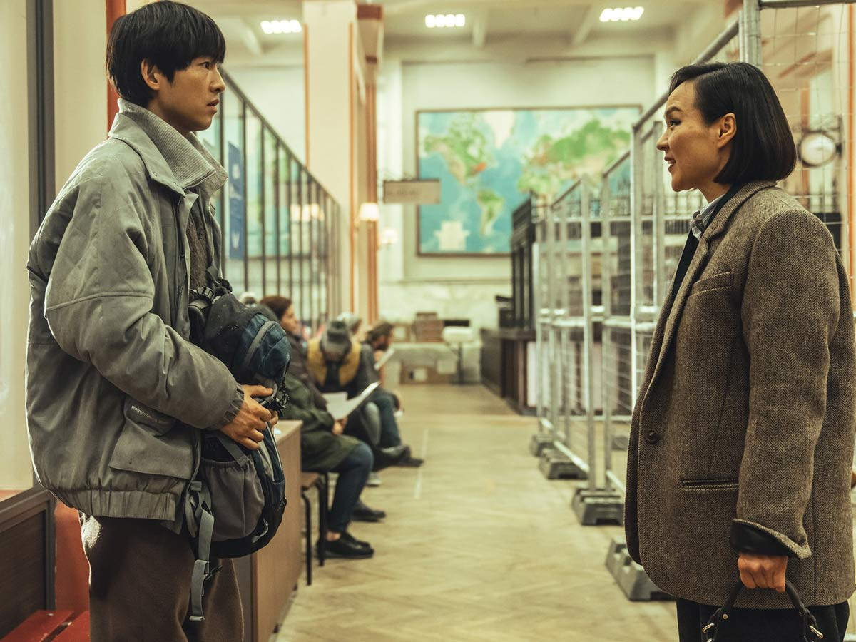 O novo filme de Song Joong Ki,  Song Joong Ki nỗ lực thể hiện cuộc sống khốn khổ của những con người tị nạn - Ảnh: Filmfare