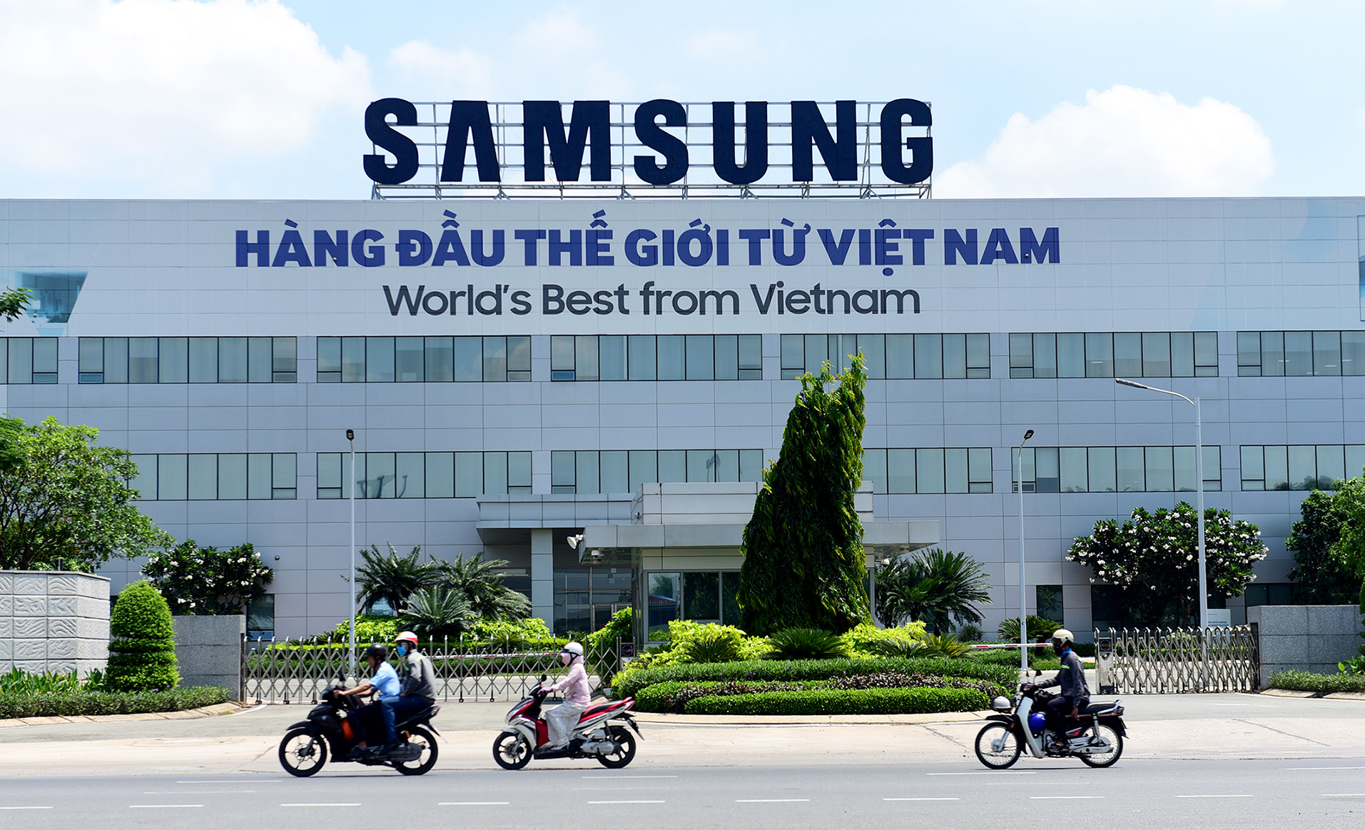 Nhà máy Samsung trong Khu Công nghệ cao, TP Thủ Đức, TP.HCM  - Ảnh: QUANG ĐỊNH