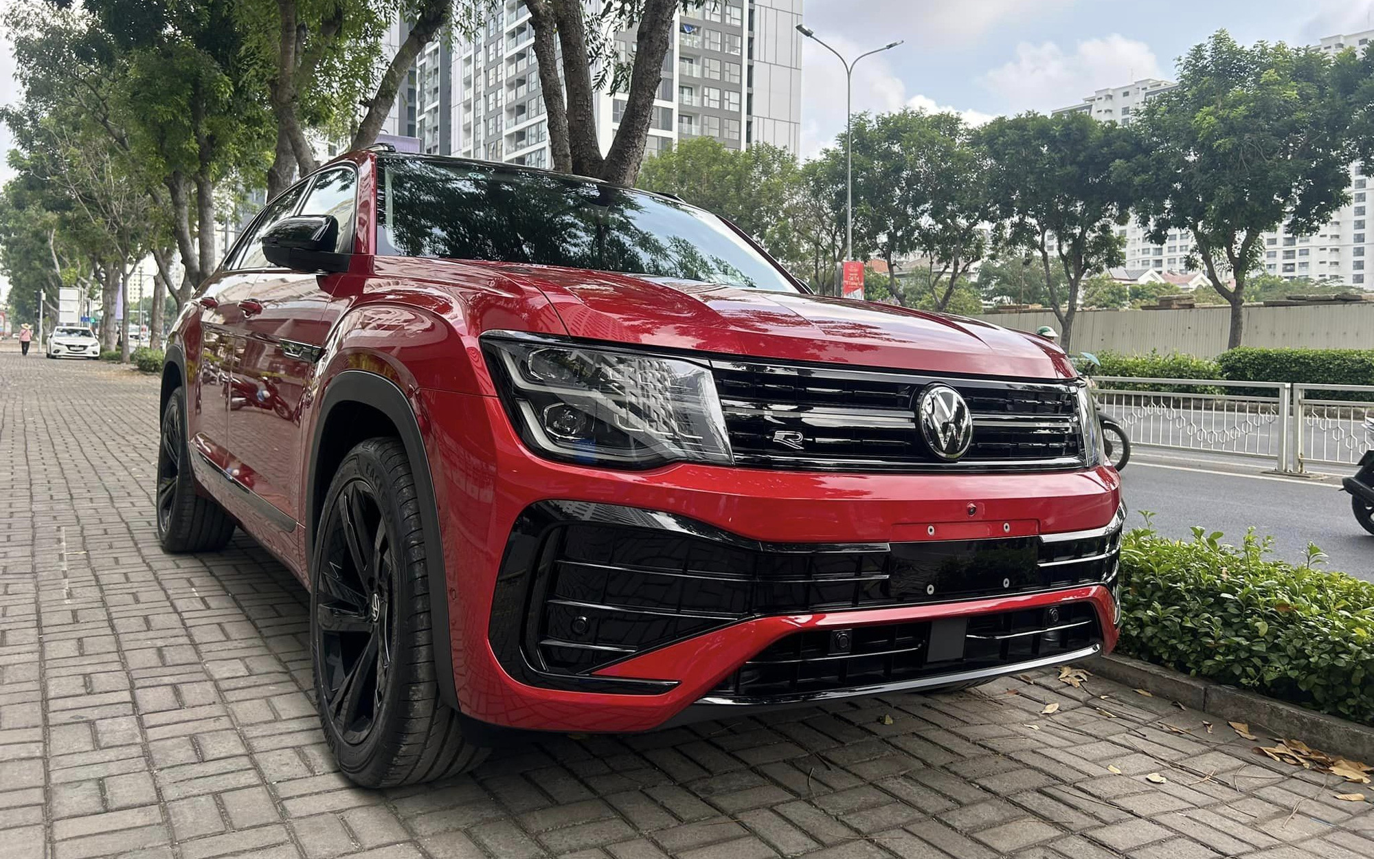 Volkswagen Teramont X ra mắt Việt Nam, giá từ 1,998 tỉ- Ảnh 18. Tin tức giá xe: Volkswagen Viloran và Teramont X tăng giá 20 triệu đồng, chỉ áp dụng cho một số màu