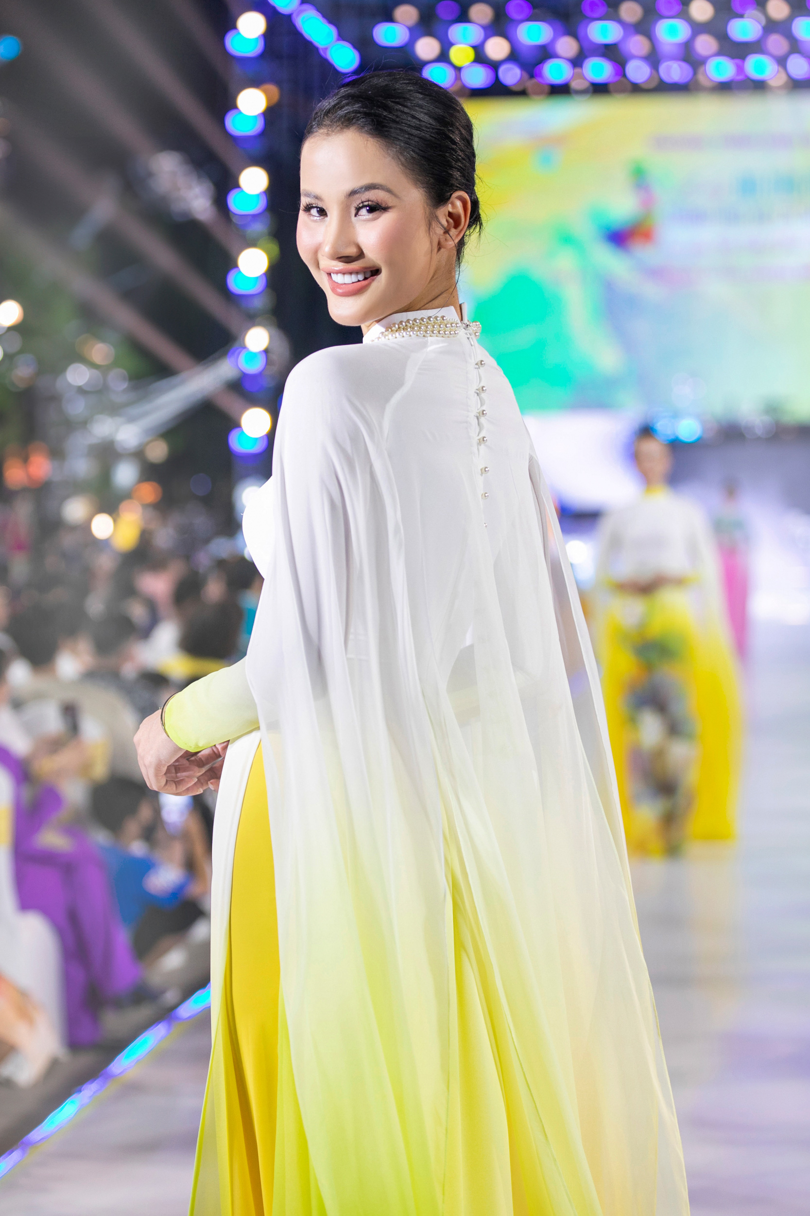 Huong Ly - vice-campeã do Miss Universo Vietnã 2023 - Foto: KIẾNG CỈN TEAM Hương Ly - á hậu cuộc thi Hoa hậu Hoàn vũ Việt Nam 2023 - Ảnh: KIẾNG CẬN TEAM