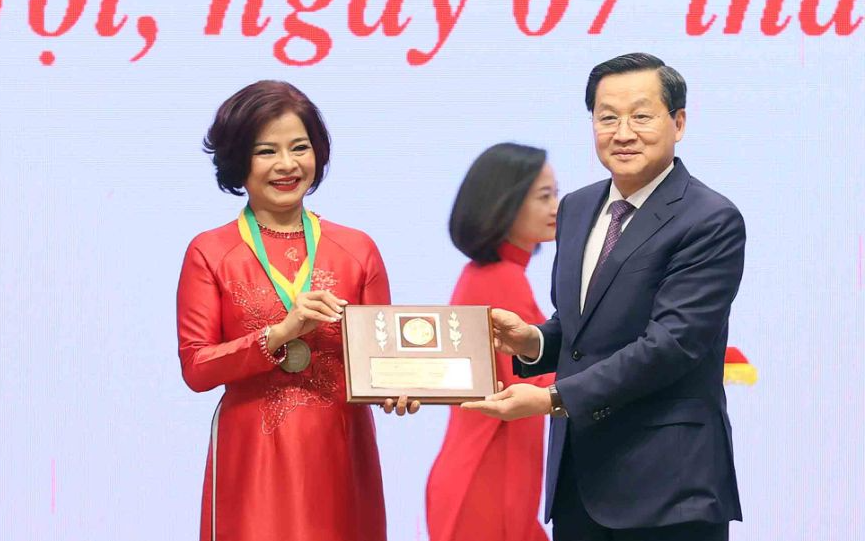 Tin tức sáng 10-3: Lập đỉnh 82 triệu đồng, giá vàng tiếp tục căng?- Ảnh 11. Tin tức sáng 8-3: Trao giải Kovalevskaia cho hai nhà khoa học nữ xuất sắc