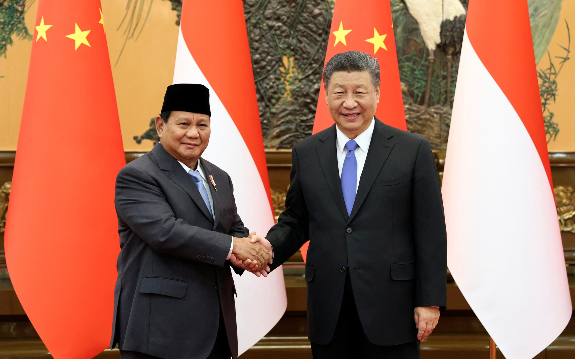 Trung Quốc muốn cùng Indonesia duy trì hòa bình khu vực, đề cập bộ quy tắc ứng xử Biển Đông- Ảnh 2. Chưa nhậm chức, Tổng thống đắc cử Indonesia sang thăm Trung Quốc