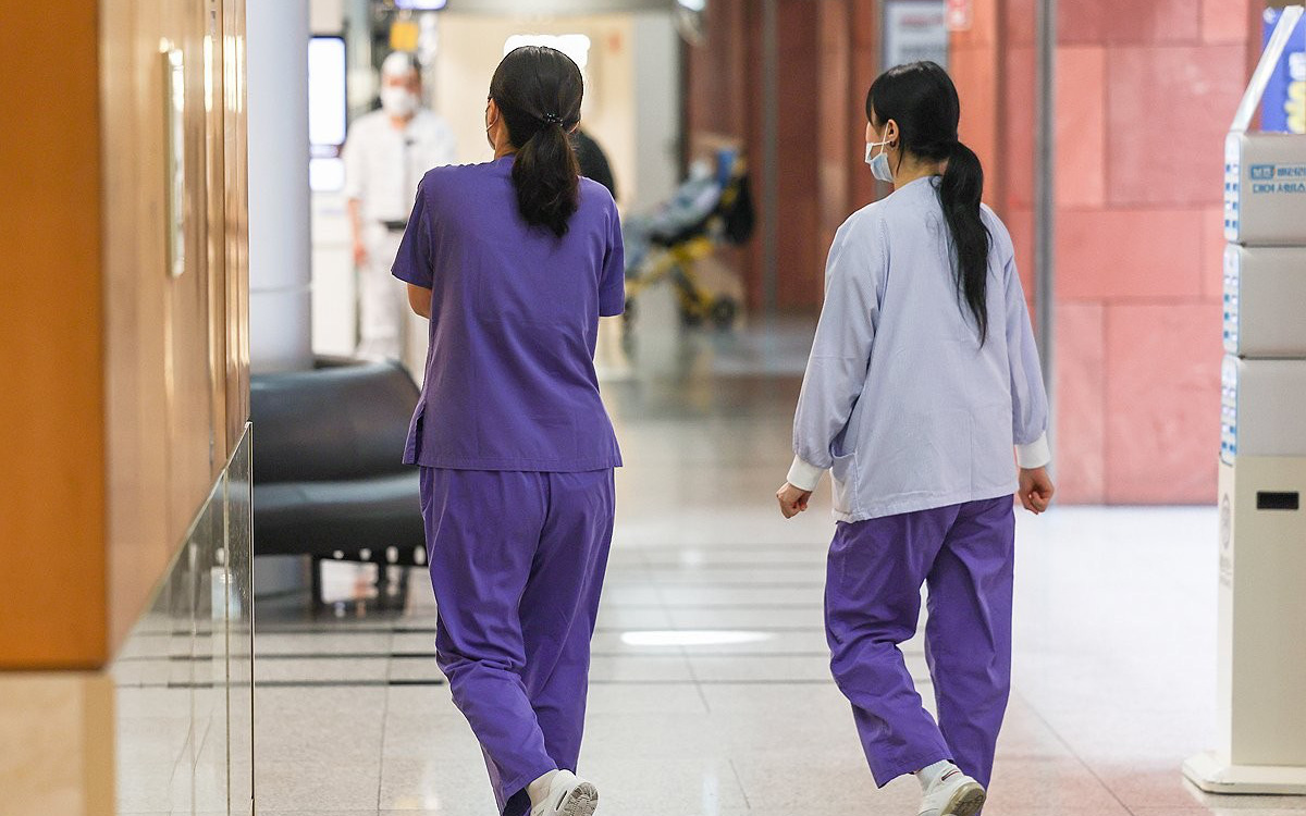 Hàn Quốc: Ông lão bị thương đã chết sau khi 3 bệnh viện từ chối tiếp nhận- Ảnh 3. Hàn Quốc điều tra vụ bé gái rơi xuống mương tử vong vì 9 bệnh viện từ chối cấp cứu