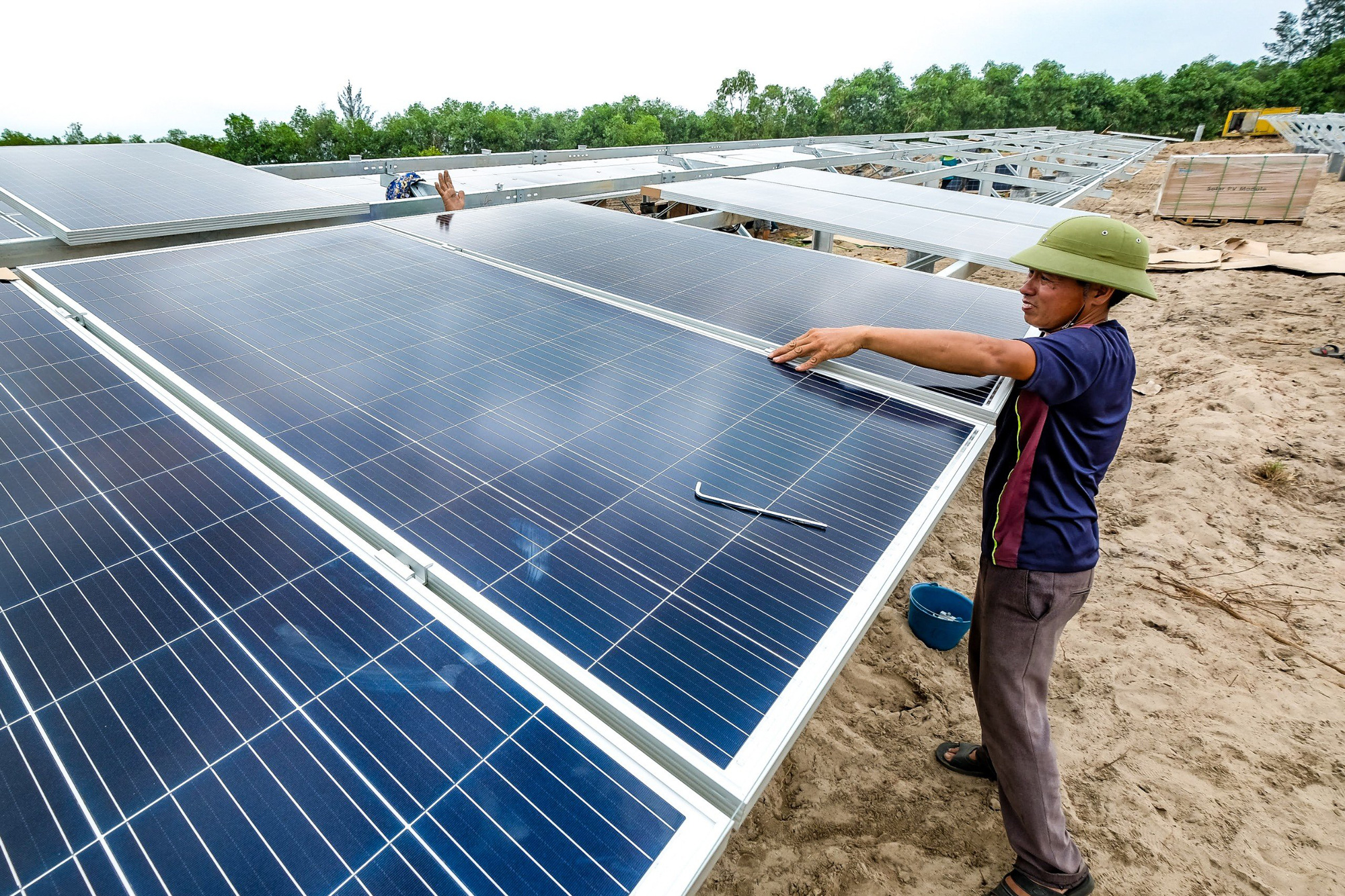 Các dự án điện mặt trời sẽ tập trung phát triển theo hình thức tự sản tự tiêu - Ảnh: NAM TRẦN