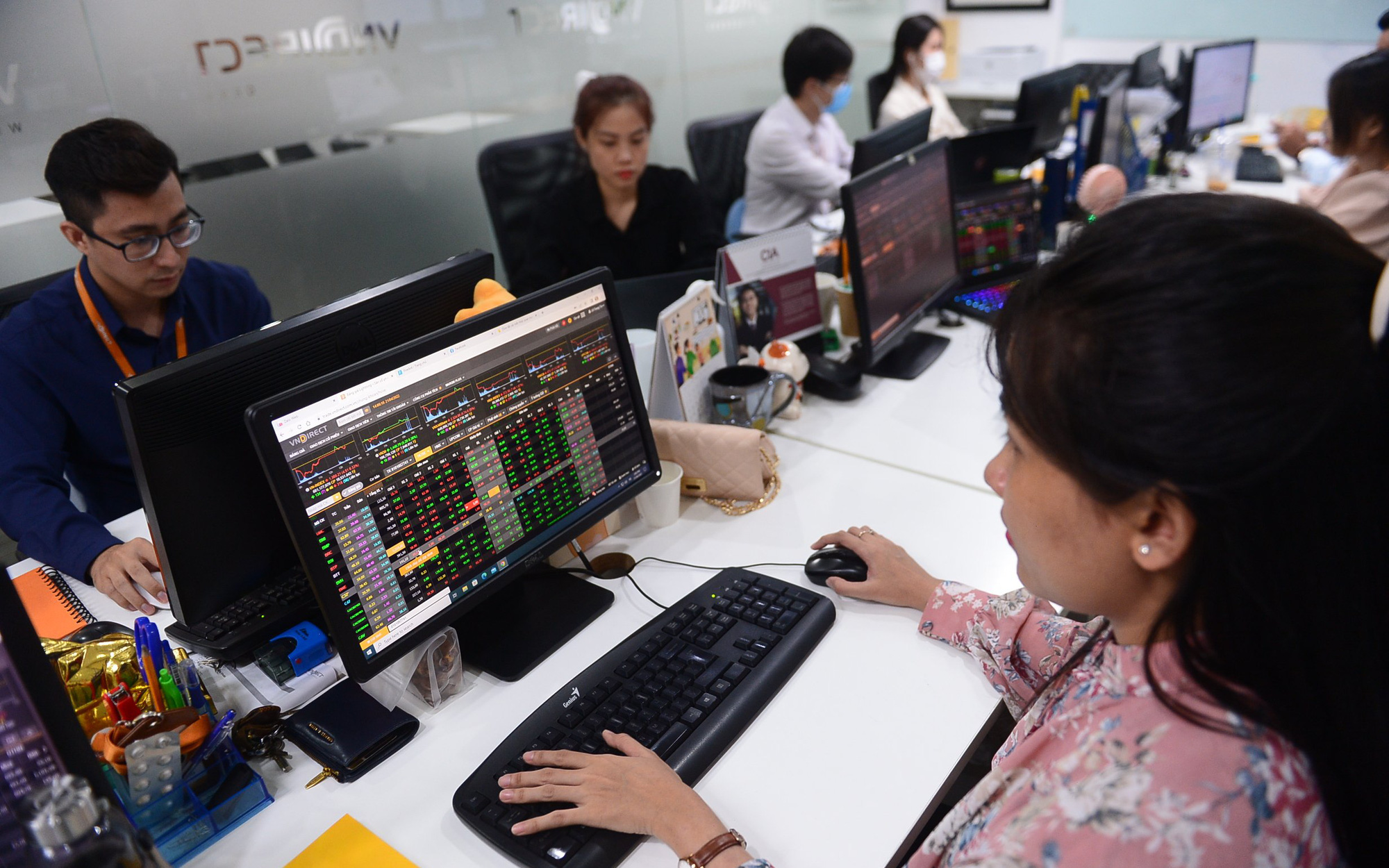 Hệ thống VNDirect tắc nghẽn, nhà đầu tư nói chính sách đền bù quá 'khiêm tốn'- Ảnh 3. HNX đã kết nối giao dịch trở lại với VNDirect sau sự cố