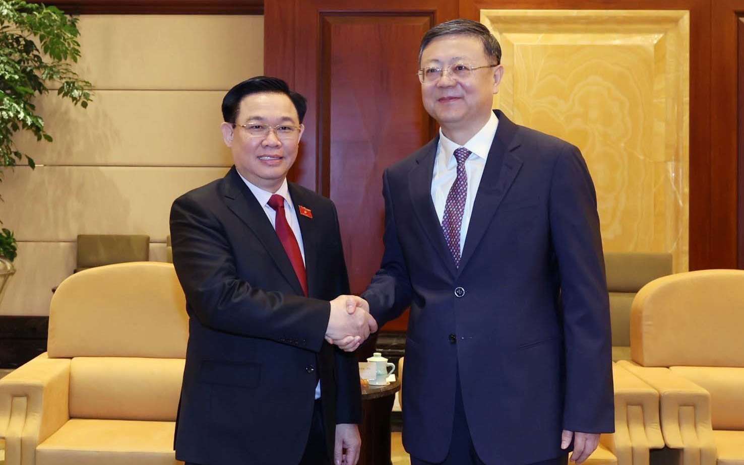 Cụ thể hóa nội hàm mới quan hệ Đối tác chiến lược toàn diện Việt Nam - Trung Quốc- Ảnh 2. Chủ tịch Quốc hội: Mong phát huy quan hệ hợp tác hữu nghị hình mẫu giữa Thượng Hải - TP.HCM