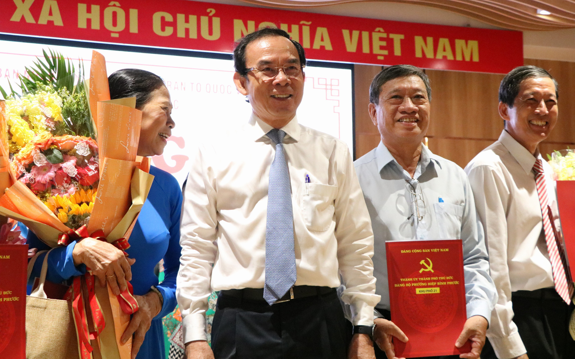 Phường đông dân nhất TP.HCM tăng gấp đôi khu phố sau sắp xếp- Ảnh 3. Bí thư Thành ủy TP.HCM dự lễ công bố nghị quyết sáp nhập khu phố tại TP Thủ Đức