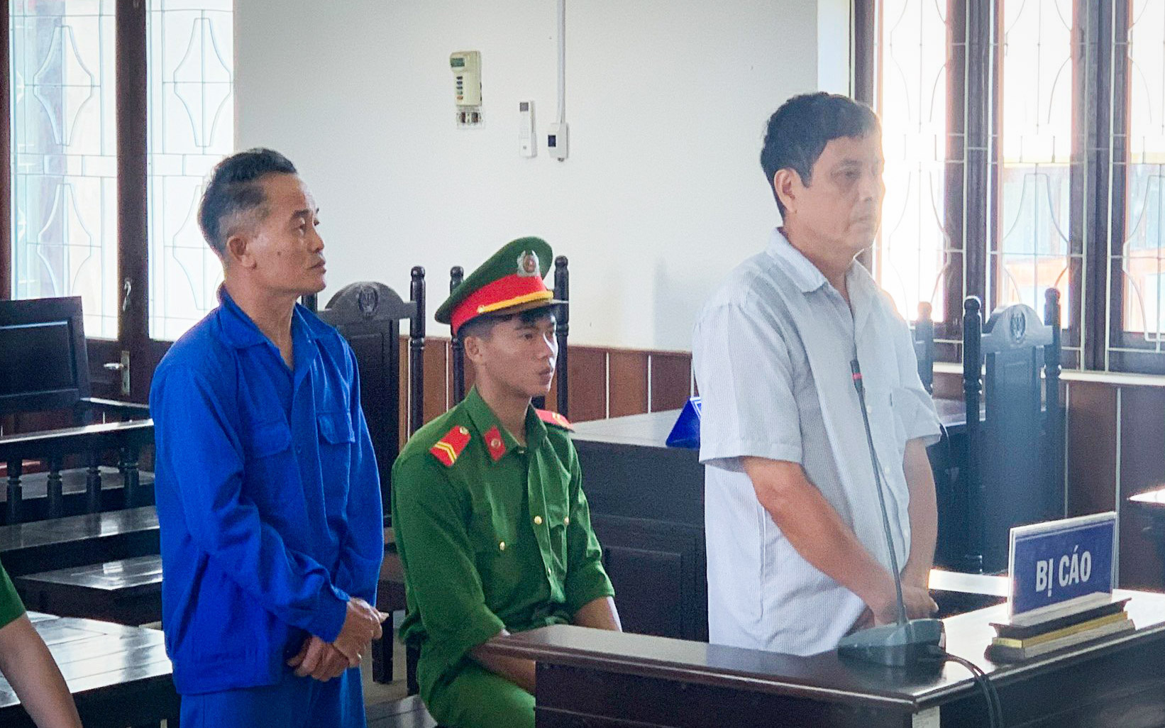Phạm nhân trốn trại vượt biên qua Campuchia, sau hơn 33 năm bị bắt ở Thái Nguyên- Ảnh 2. Lãnh án tù sau hơn 30 năm trốn trại giam về thăm vợ sinh con