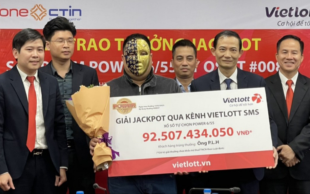 Hai vé số Vietlott trúng hơn 157 tỉ đều được bán ở TP.HCM- Ảnh 3. Hai khách hàng trúng Vietlott cùng chia đôi 314 tỉ đồng