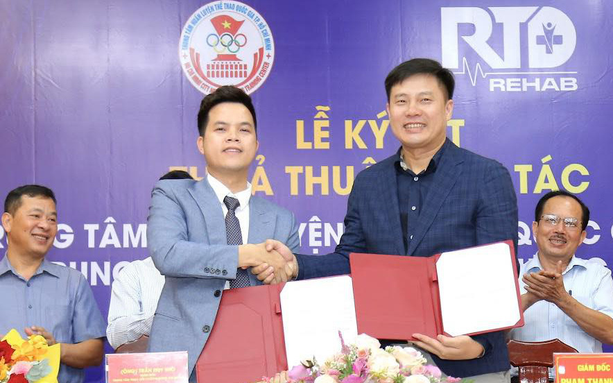 Bác sĩ đội tuyển Việt Nam mở thêm trung tâm trị liệu cho VĐV  - Ảnh 3.