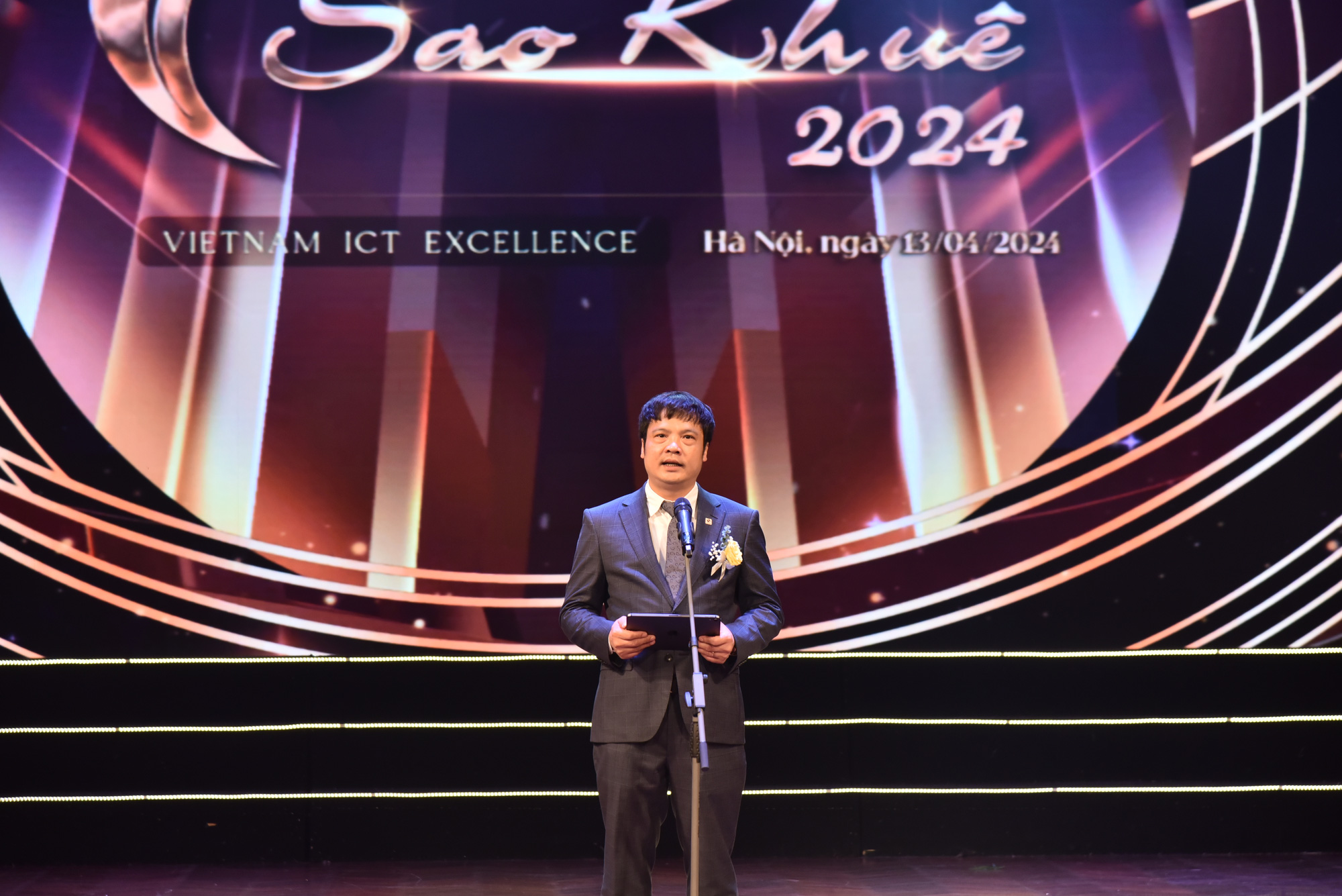 Chủ tịch VINASA Nguyễn Văn Khoa cho biết giải thưởng Sao Khuê những năm tới sẽ được thấy những nền tảng, dịch vụ, giải pháp xuất sắc về bán dẫn, chuyển đổi số - xanh - Ảnh: SONG HÀ