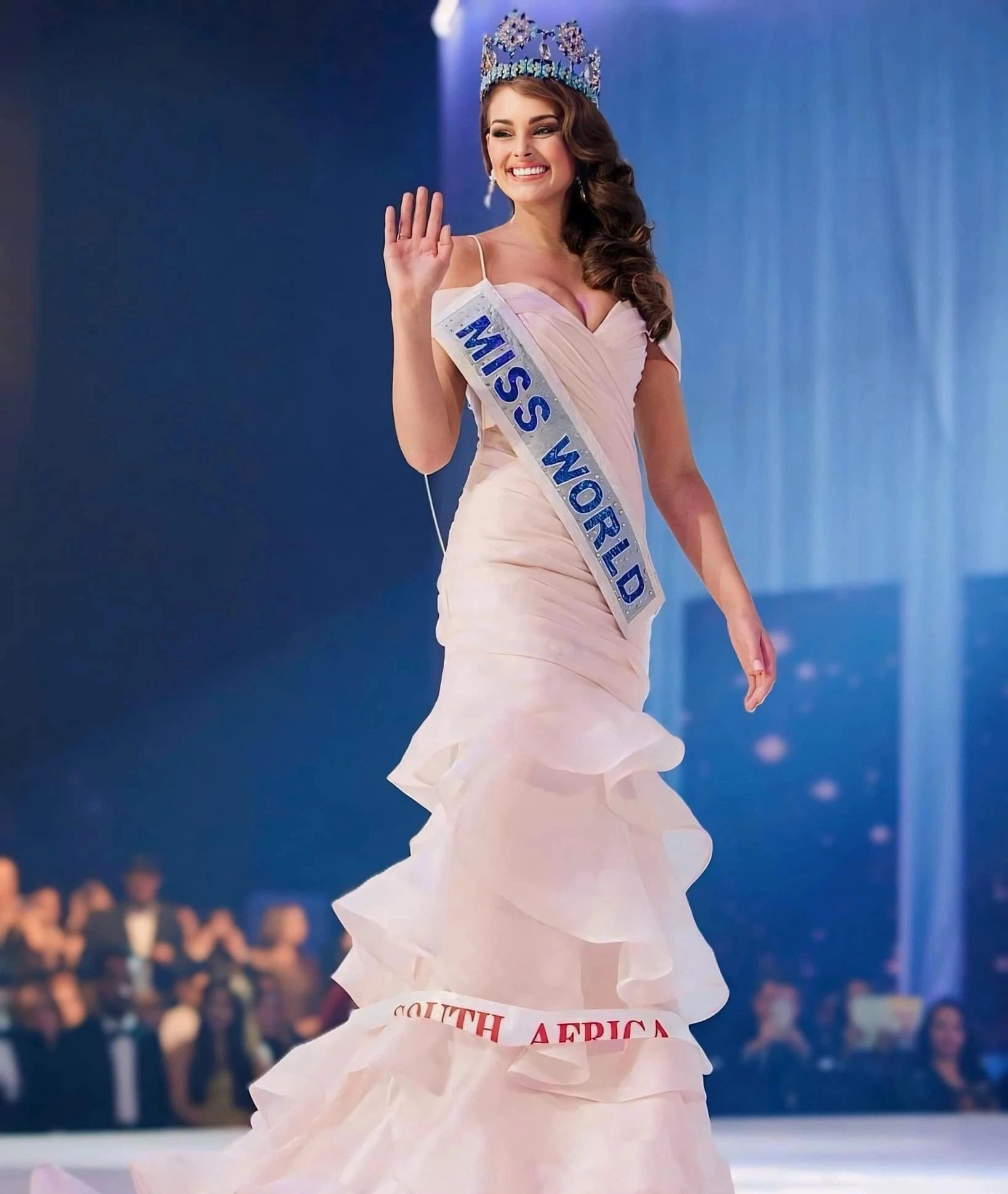 Miss World 2014 Rolene Strauss dari Afrika Selatan - Foto: Missosology Miss World 2014 Rolene Strauss đến từ Nam Phi - Ảnh: Missosology