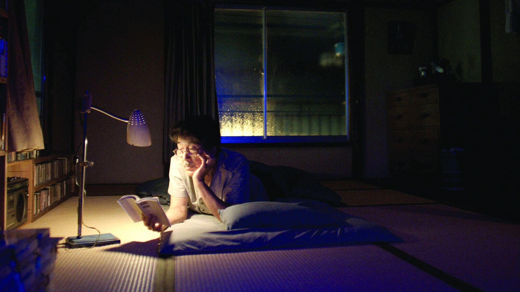 Dokonalé dny, doznívající okamžiky, které uzavírají HIFF 2024 - Foto 5. Mỗi ngày của nhân vật chính Perfect Days diễn ra lặp lại nhưng không hề nhàm chán mà rất hoàn hảo, mãn nguyện - Ảnh: MUBI