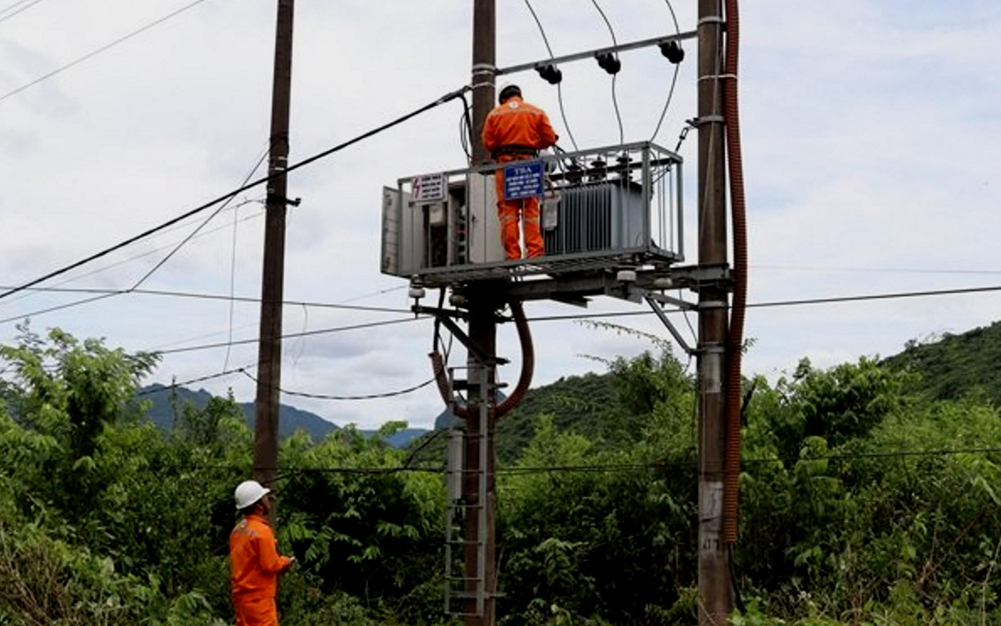 Bắt kẻ nhiều lần đột nhập các công sở, bệnh viện để trộm cắp ở Huế- Ảnh 2. PC Quảng Bình cảnh báo tình trạng trộm cắp điện và thiết bị