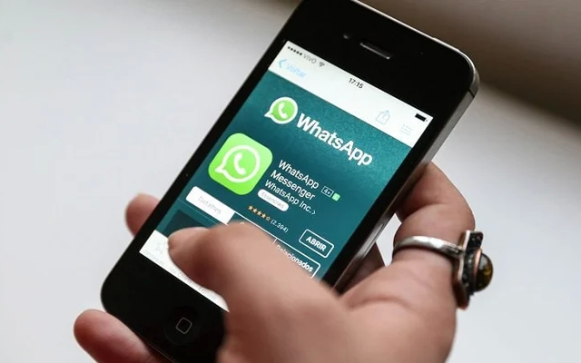 Meta bị Nga liệt vào danh sách tổ chức cực đoan- Ảnh 2. Cho trẻ 13 tuổi được dùng WhatsApp, Meta bị chỉ trích
