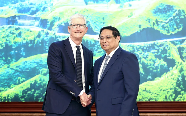 Thủ tướng Phạm Minh Chính và Giám đốc điều hành Tập đoàn Apple Tim Cook. (Ảnh: TTXVN) Thủ tướng Phạm Minh Chính và Giám đốc điều hành Tập đoàn Apple Tim Cook - Ảnh: TTXVN