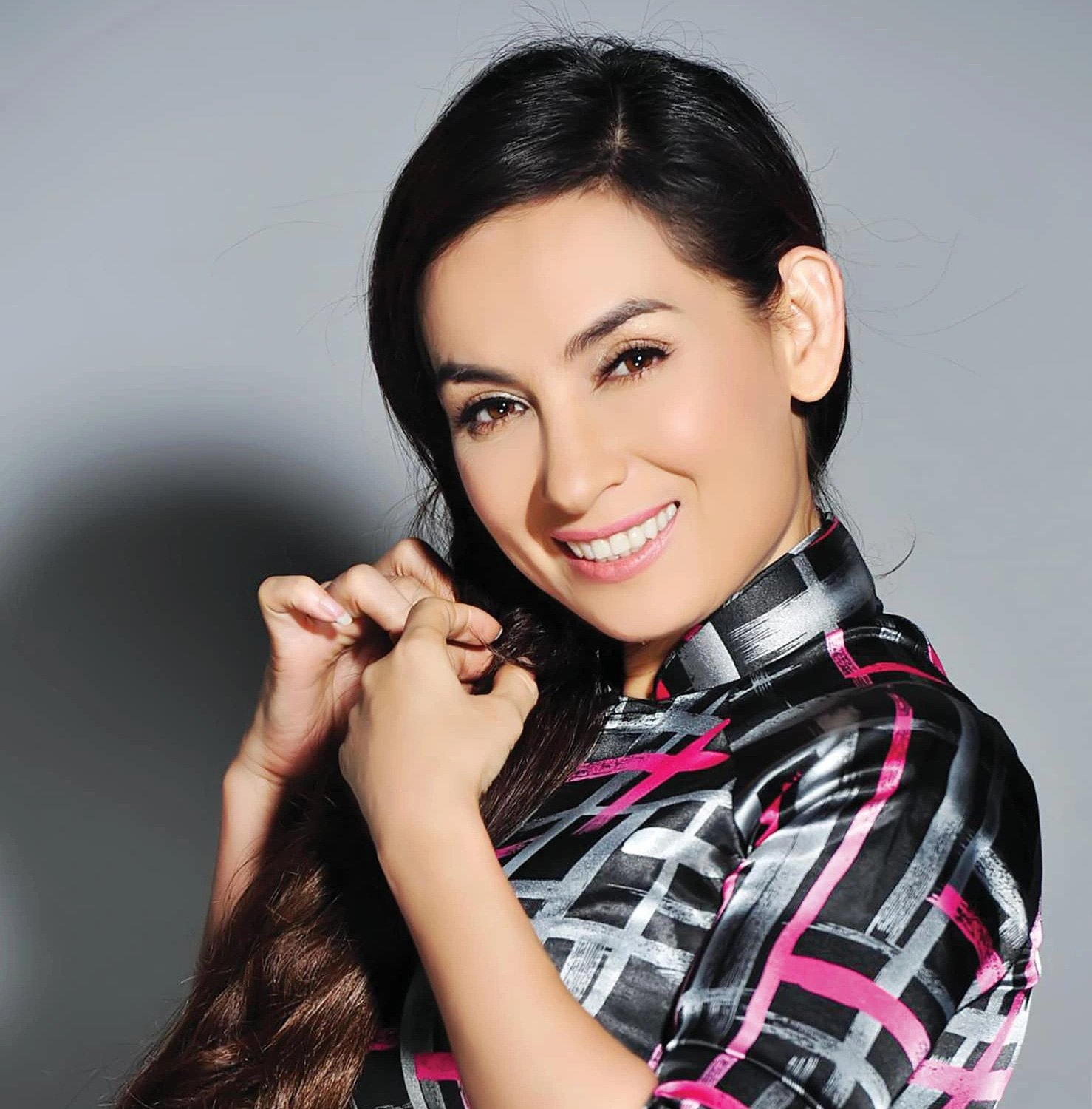 با اینکه فی نونگ فوت کرده است، اما وقتی از او نام برده میشود، همیشه در یاد مخاطبان باقی میماند - عکس: فیسبوک وندی فام Dù đã đi xa nhưng Phi Nhung luôn được khán giả thương nhớ khi nhắc đến - Ảnh: Facebook Wendy Pham