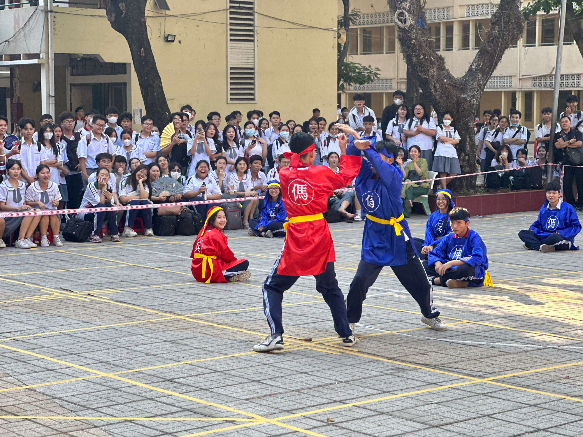 Thi đấu cờ người và loạt hoạt động hướng đến ngày Giỗ Tổ tại Trường THPT Hùng Vương- Ảnh 13.