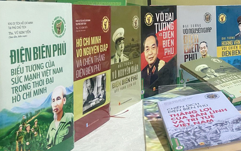 Giới thiệu ‘Người người lớp lớp’ của Trần Dần và 16 cuốn sách khác về Điện Biên Phủ- Ảnh 6. Hơn 30 cuốn sách về Điện Biên Phủ