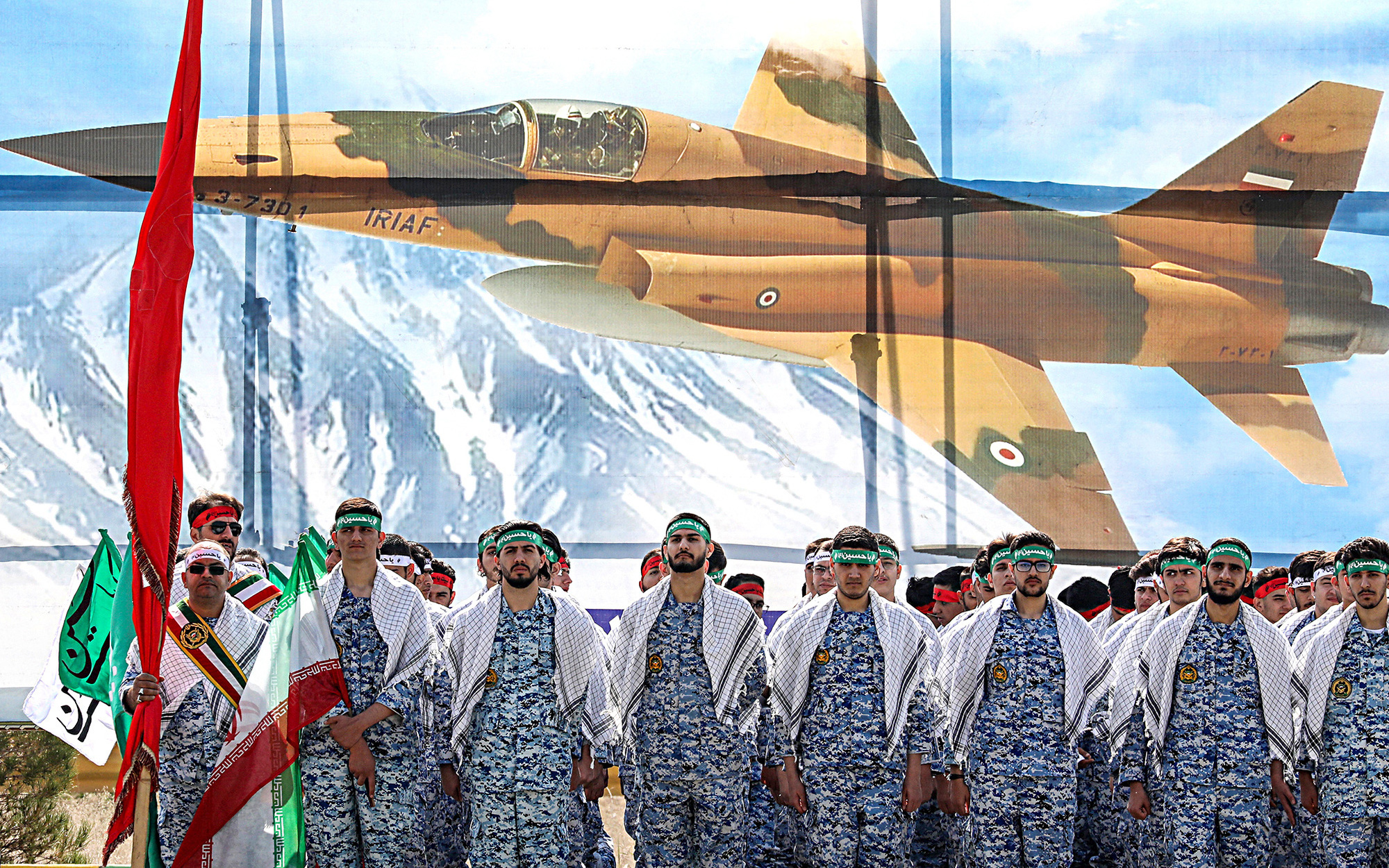 Hezbollah tấn công Israel, trả đũa vụ chỉ huy bị sát hại- Ảnh 2. Israel lưỡng lự trả đũa Iran tấn công, vì sao?
