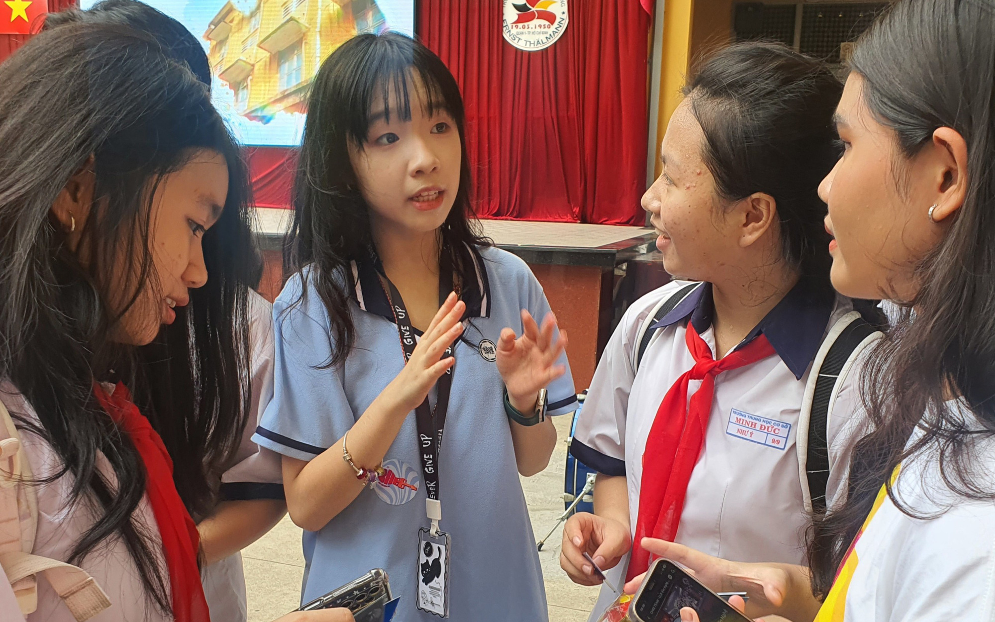 Hôm nay công bố tỉ lệ chọi tuyển sinh lớp 10 TP.HCM- Ảnh 2. TP.HCM công bố danh sách, học phí 234 trường tuyển học sinh vào lớp 10