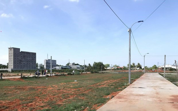 Bít cửa vẽ dự án bán 'lúa non'- Ảnh 3. 105 thành phố, thị xã bị ảnh hưởng bởi quy định cấm phân lô, bán nền