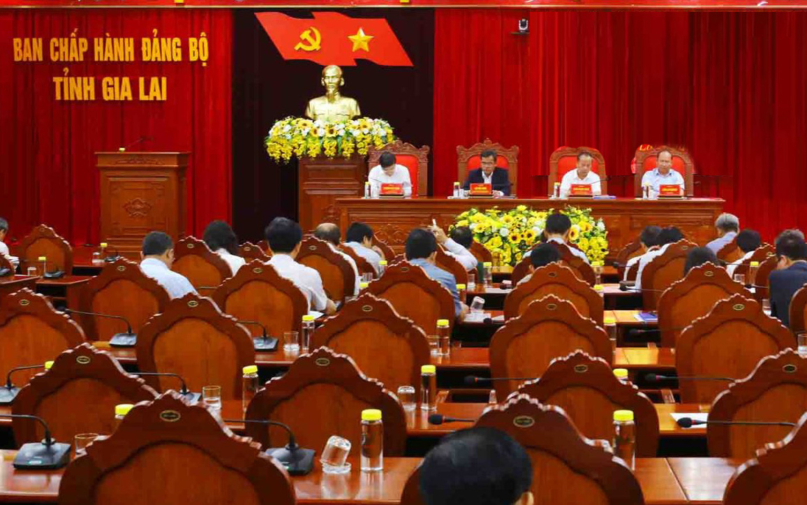 Cảnh cáo nguyên chủ tịch tỉnh An Giang Vương Bình Thạnh, khiển trách nguyên chủ tịch tỉnh Sóc Trăng- Ảnh 2. Kỷ luật Ban cán sự Đảng UBND tỉnh Gia Lai 2011 - 2016 và nhiều đảng viên