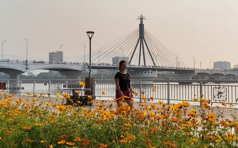 Xây quảng trường ngàn tỉ ở trung tâm Đà Nẵng: ‘Mang nhiều ý nghĩa’- Ảnh 5. Có một Đà Nẵng thật khác, rất nhẹ nhàng trong sáng sớm