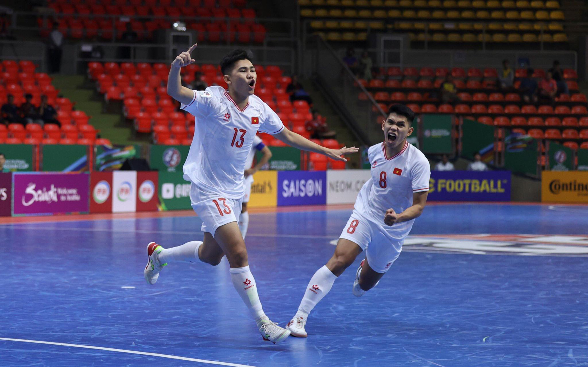 Bảng xếp hạng Giải futsal châu Á 2024: Thái Lan nhất bảng đi tiếp, Việt Nam nhì- Ảnh 2. Đánh bại tuyển Trung Quốc, tuyển futsal Việt Nam tạm dẫn đầu bảng A