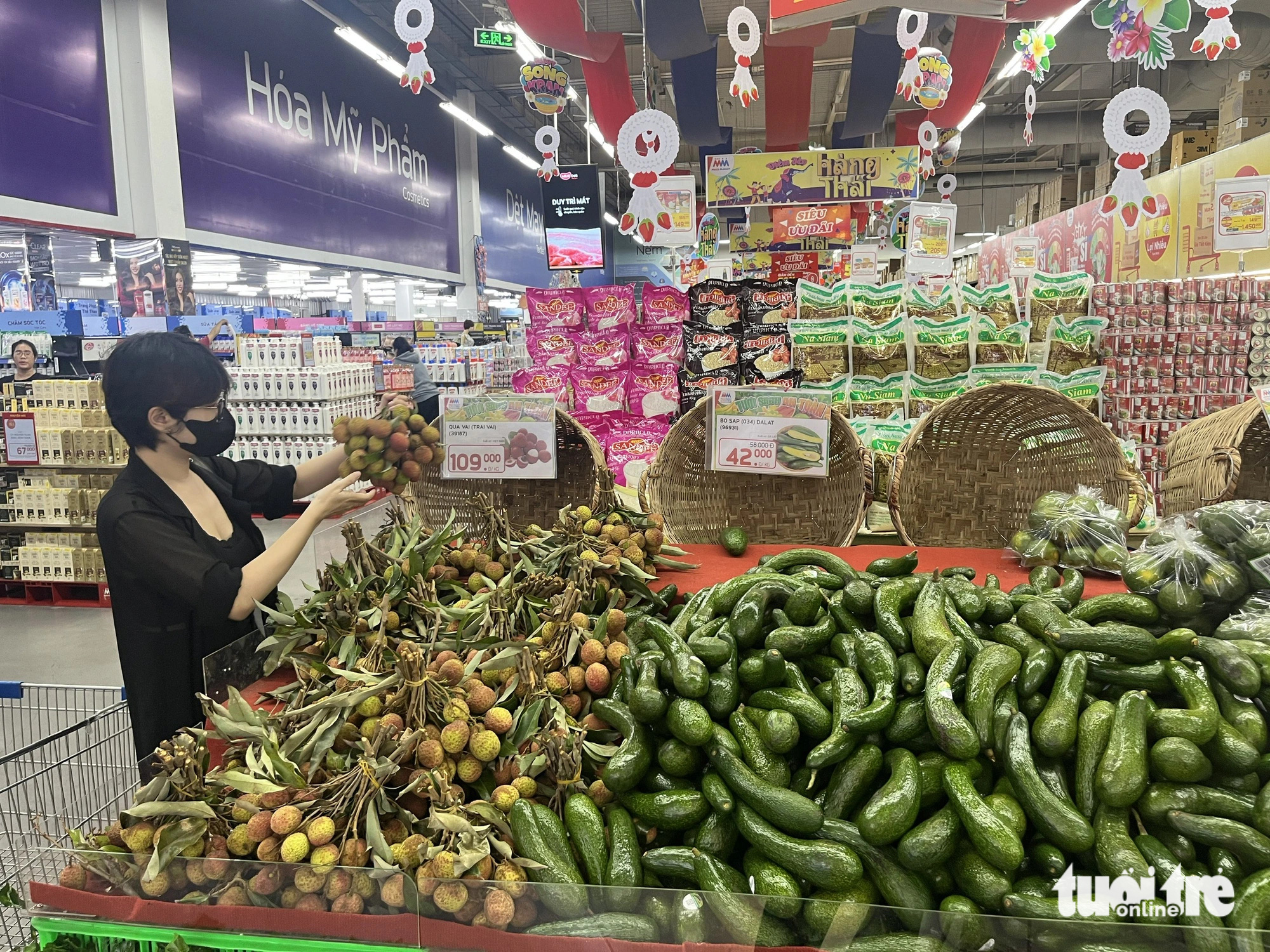 Vải chín sớm Đắk Lắk được bày bán trong siêu thị ở TP.HCM - Ảnh: N.BÌNH