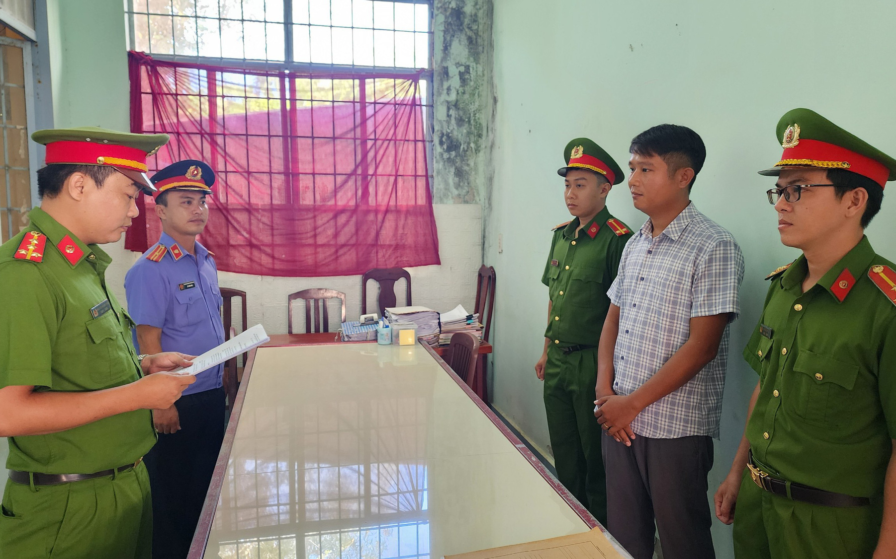 Bắt thêm nghi phạm vẽ 'dự án ma' lừa đảo hàng trăm tỉ ở Phú Quốc- Ảnh 3. Bắt nhóm người vẽ dự án ma, phân lô, bán nền, lừa đảo chiếm đoạt hàng trăm tỉ đồng ở Phú Quốc
