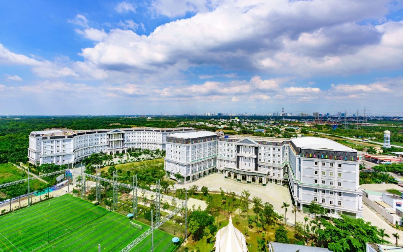 Xây Trường quốc tế Singapore đầu tiên tại Hải Phòng- Ảnh 3. Trường quốc tế AISVN đã huy động vốn hơn 3.600 tỉ đồng từ phụ huynh