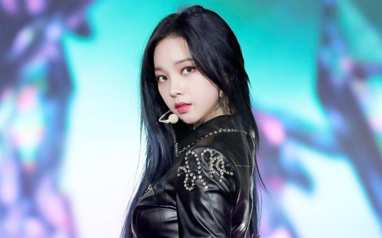 Karina terpaksa menghantar surat permohonan maaf kepada peminat kerana berkencan Karina phải đăng tâm thư xin lỗi fan vì hẹn hò