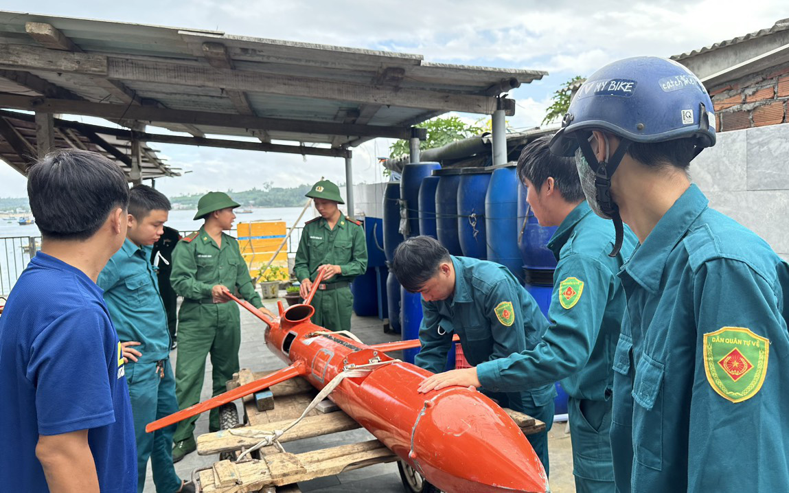 Bộ Quốc phòng phản hồi đề xuất xếp lương đại học cho chỉ huy trưởng quân sự xã, phường- Ảnh 2. Bộ Quốc phòng: Máy bay không người lái phải được đăng ký tại cơ quan chức năng