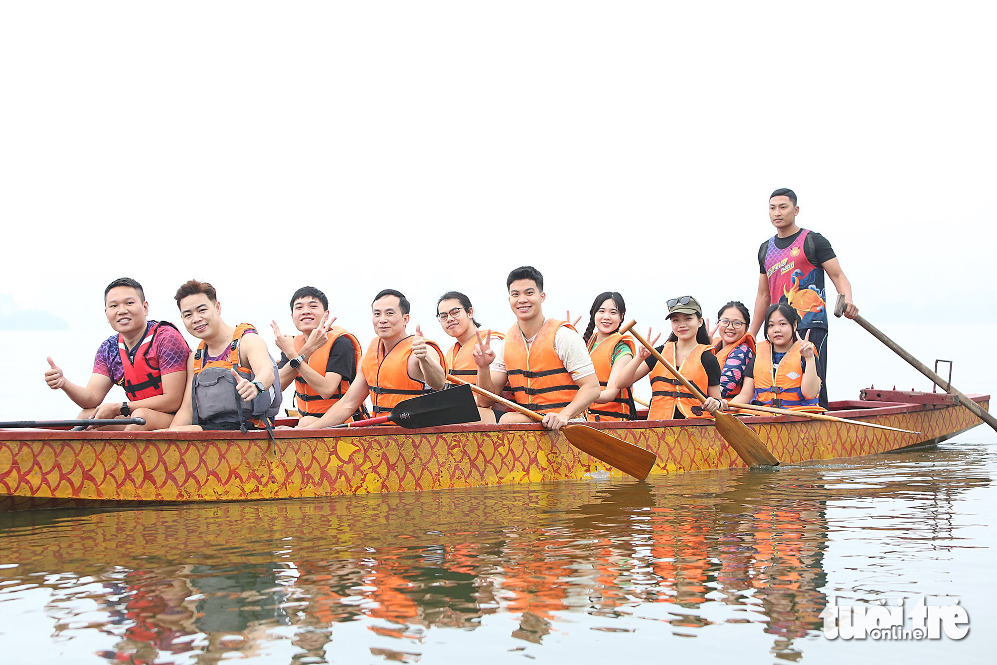 Cuối tuần, lên hồ Tây bơi chải thuyền rồng- Ảnh 6.