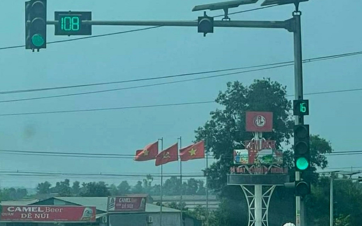 Bị phạt do đèn giao thông nhảy giây 'tùm lum', làm gì để chứng minh không bị lỗi?- Ảnh 2. Đèn giao thông bị lỗi nhảy giây ‘tùm lum’, người đi đường có bị camera phạt nguội phạt?