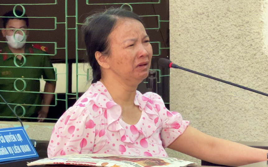 Chị gái 'nữ sinh giao gà' gửi đơn đề nghị giám đốc thẩm bản án của mẹ- Ảnh 2. Vụ mẹ nữ sinh giao gà: Tòa bác kháng cáo dù viện kiểm sát đề nghị trả hồ sơ