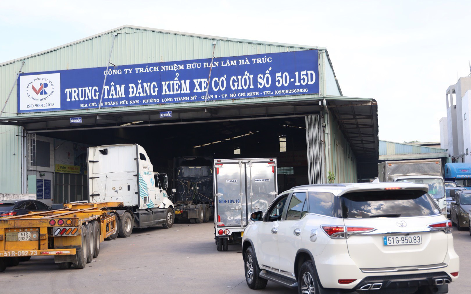 Đăng kiểm quá tải: Nước đã ngập chân- Ảnh 2. TP.HCM quá tải vì có tới 62.000 xe tới lượt đăng kiểm mỗi tháng