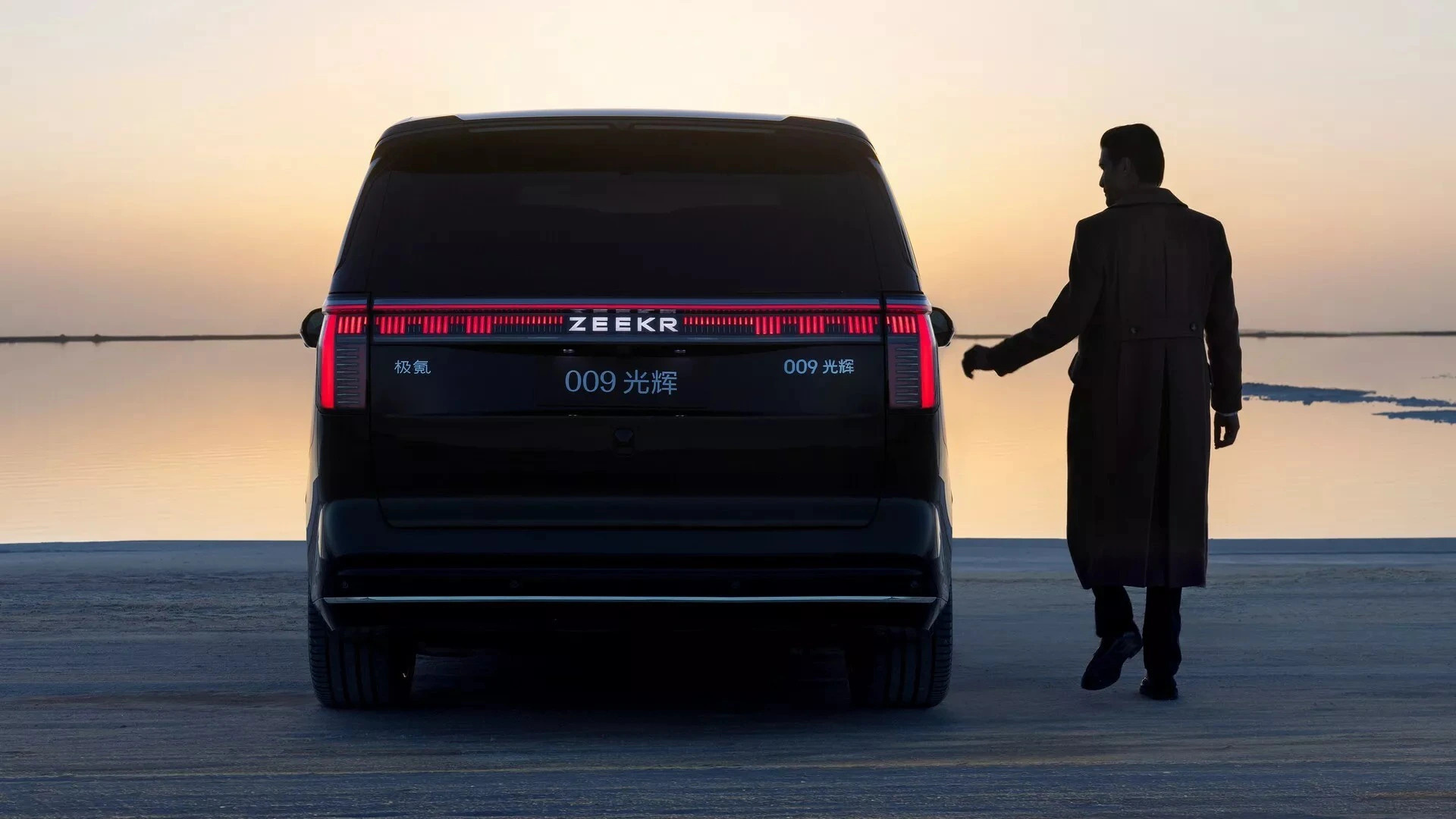 Zeekr 009 Grand được ra mắt với thiết kế cực 