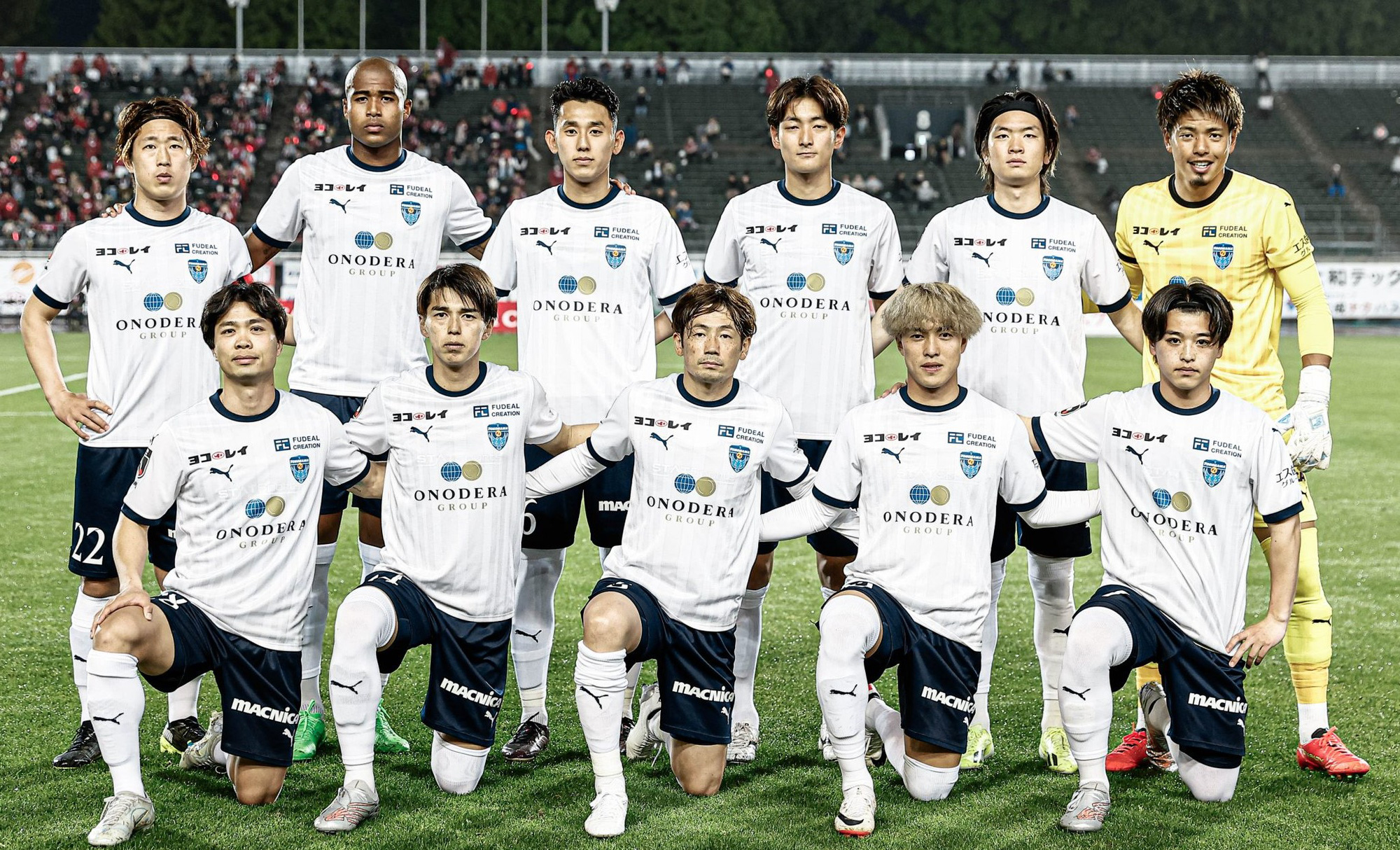 日本でのコン・フオンの進歩 - 写真 1。 コン・フオンが横浜クラブのピッチに初出場 - 写真:JLC