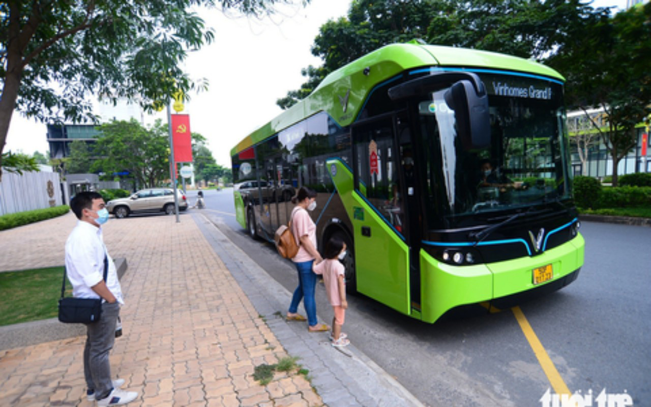 Hà Nội sẽ thay thế 100% xe buýt chạy dầu diesel sang xe buýt điện- Ảnh 2. 89% hành khách dùng buýt điện là người đi làm