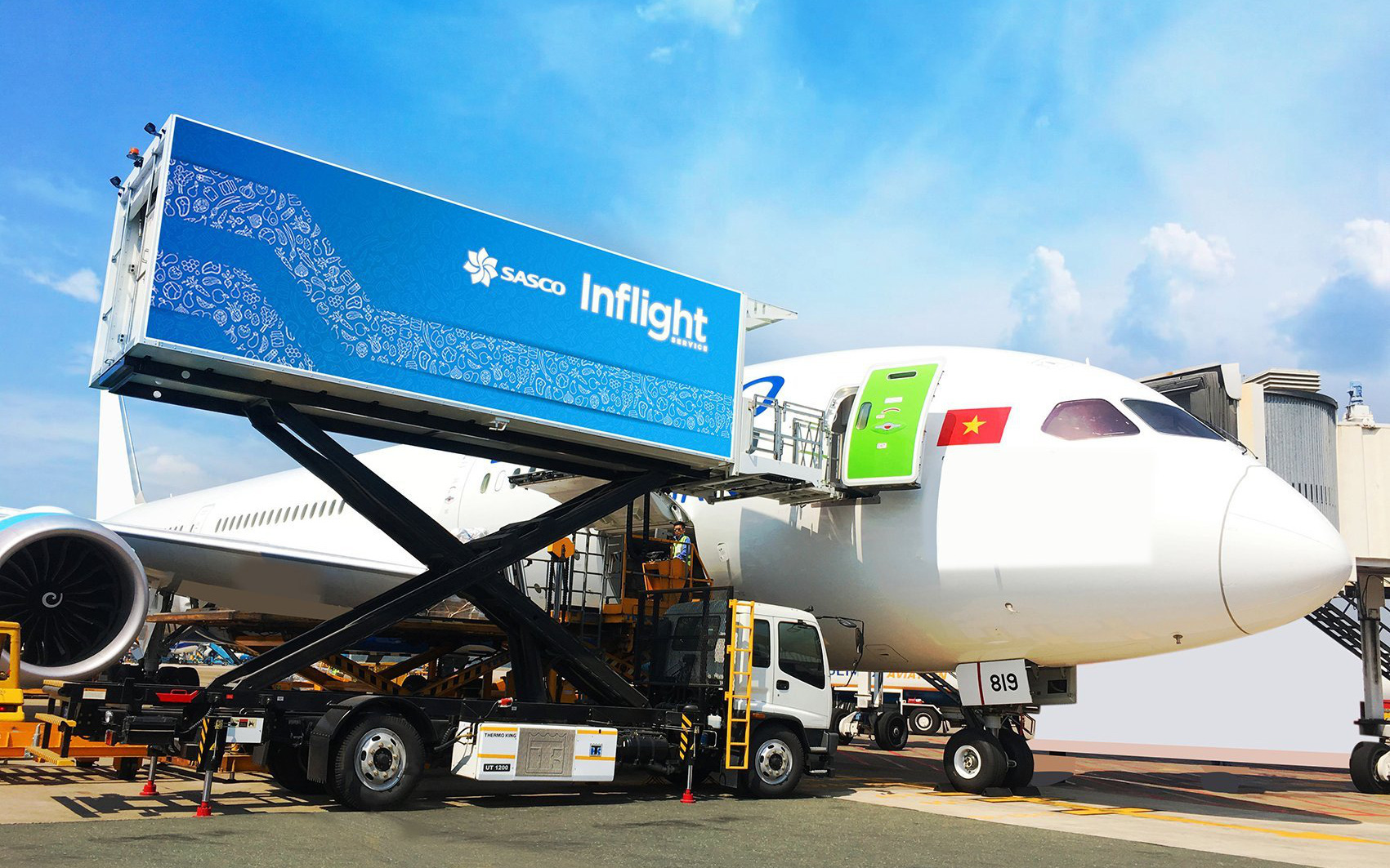 Khu nghỉ dưỡng L'Azure xanh mát nơi Đảo Ngọc- Ảnh 7. SASCO và SAGS hợp tác nâng tầm dịch vụ ở sân bay