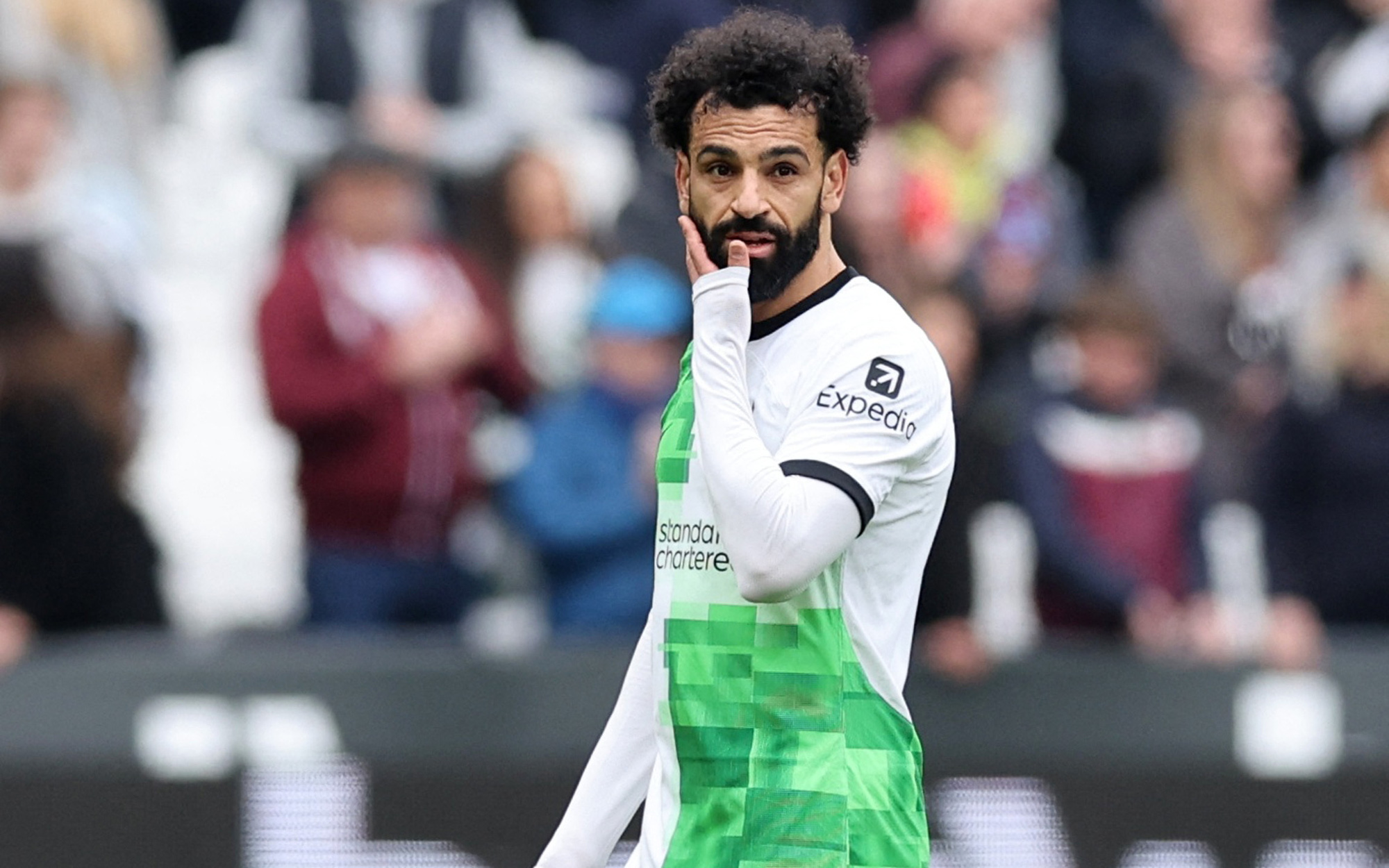 HLV thứ 5 của Premier League mất việc mùa này- Ảnh 2. Sốc: Mohamed Salah và HLV Klopp tranh cãi nảy lửa trong trận hòa West Ham